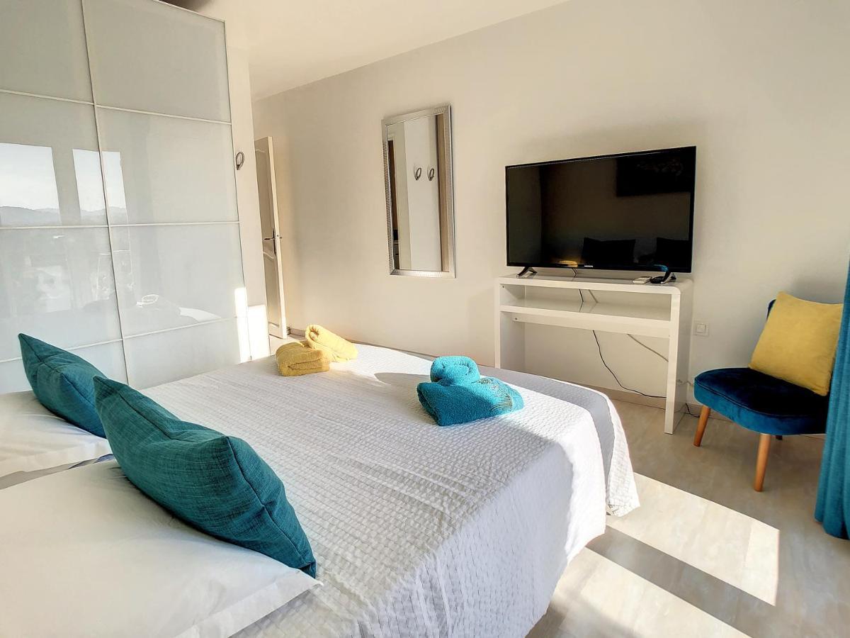 3 Bedrooms Villa Near Cannes - Pool & Jacuzzi - Sea View Mandelieu エクステリア 写真