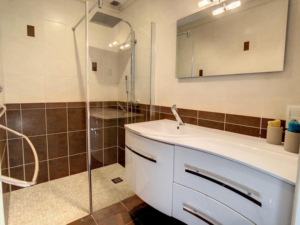 3 Bedrooms Villa Near Cannes - Pool & Jacuzzi - Sea View Mandelieu エクステリア 写真
