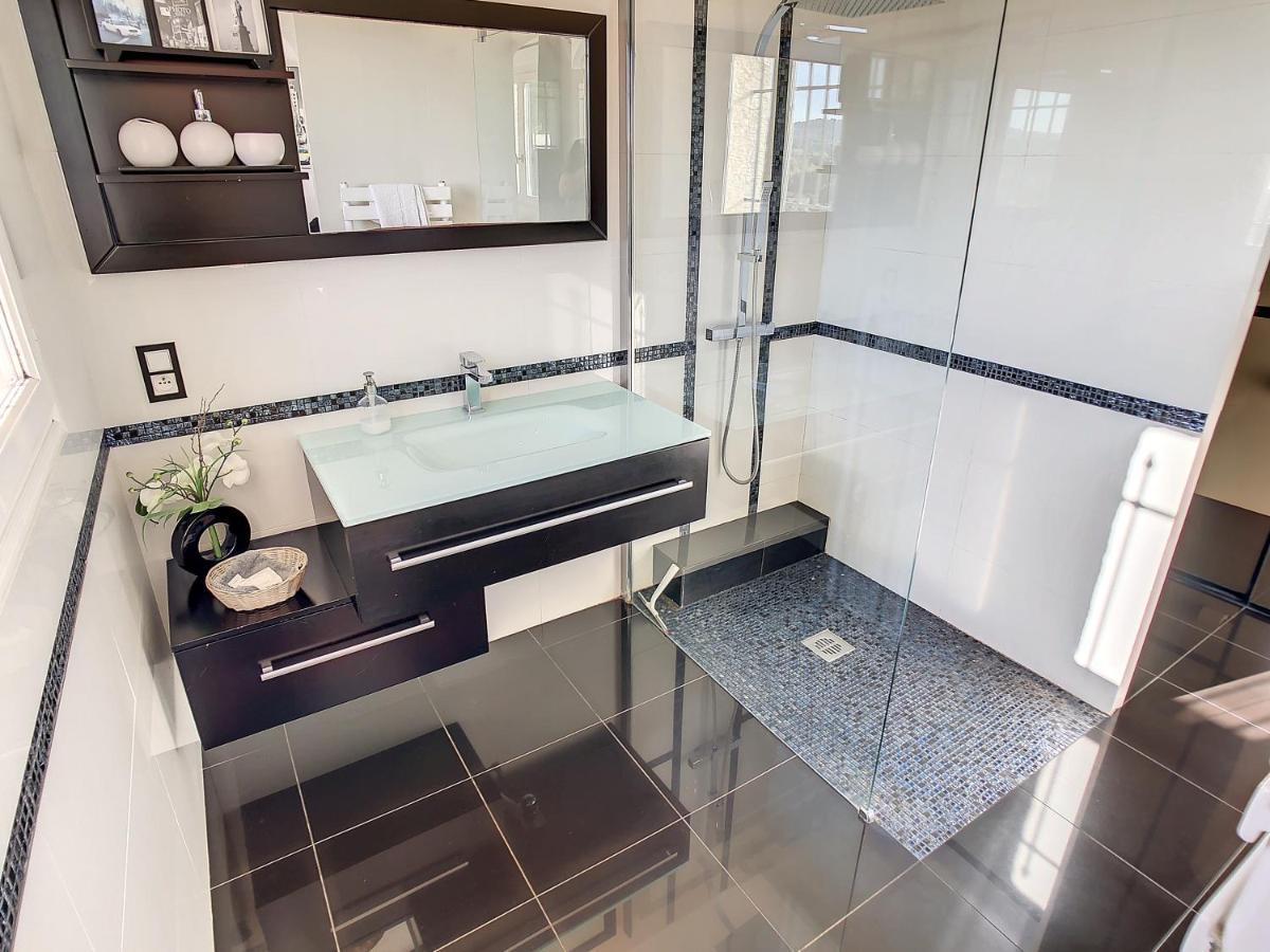 3 Bedrooms Villa Near Cannes - Pool & Jacuzzi - Sea View Mandelieu エクステリア 写真
