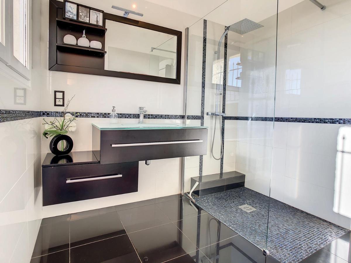 3 Bedrooms Villa Near Cannes - Pool & Jacuzzi - Sea View Mandelieu エクステリア 写真