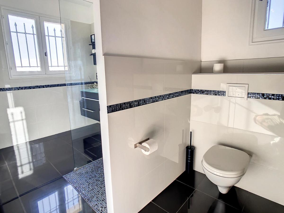 3 Bedrooms Villa Near Cannes - Pool & Jacuzzi - Sea View Mandelieu エクステリア 写真