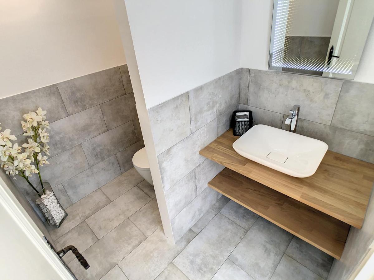 3 Bedrooms Villa Near Cannes - Pool & Jacuzzi - Sea View Mandelieu エクステリア 写真