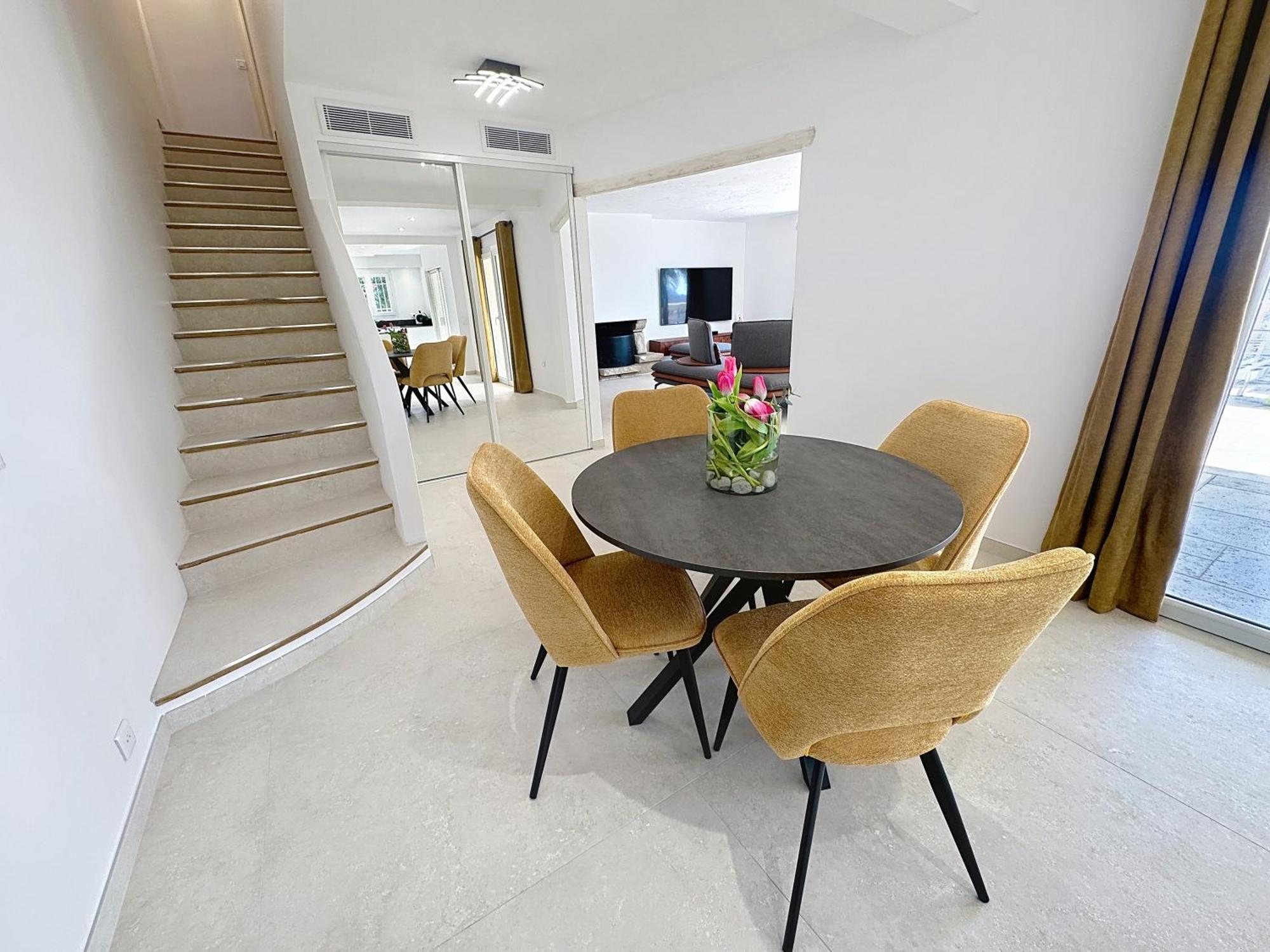 3 Bedrooms Villa Near Cannes - Pool & Jacuzzi - Sea View Mandelieu エクステリア 写真