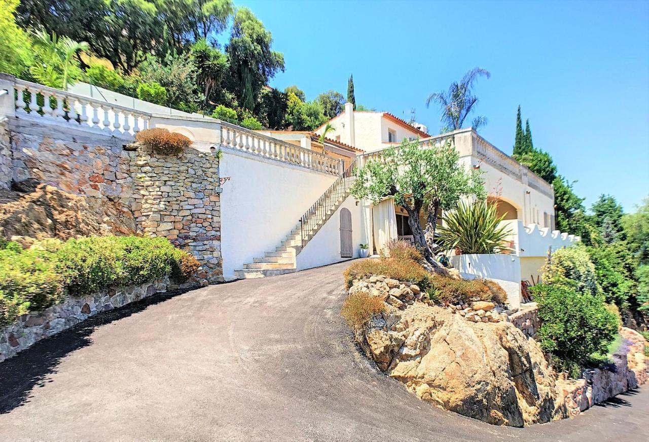 3 Bedrooms Villa Near Cannes - Pool & Jacuzzi - Sea View Mandelieu エクステリア 写真